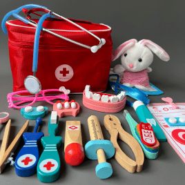 Сюжетно — ролевой набор доктора в сумке с мягкой игрушкой «Врач скорой помощи» | Деревянный набор