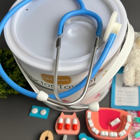 Развивающий сюжетно-ролевой набор доктора с мягкой игрушкой "Детский Стоматолог" в подарочной банке / Деревянные Игрушки Монтессори фото 4