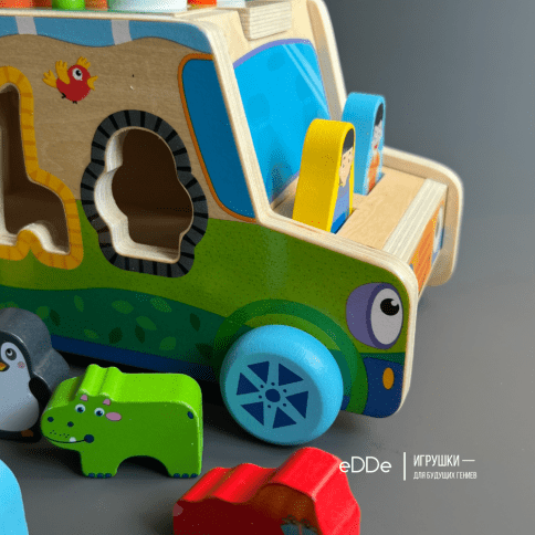 Развивающая деревянная многофункциональная игрушка для малышей "БизиБорд Машинка" фото 6