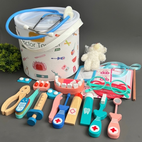 Развивающий сюжетно-ролевой набор доктора с мягкой игрушкой "Детский Стоматолог" в подарочной банке / Деревянные Игрушки Монтессори фото 1