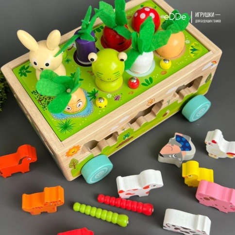 Многофункциональная деревянная развивающая игрушка 6 в 1 «Кролик и Лягушонок на грядке» фото 5
