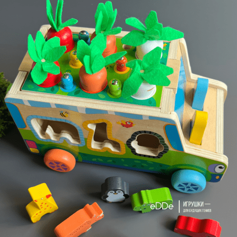 Развивающая деревянная многофункциональная игрушка для малышей "БизиБорд Машинка" фото 5