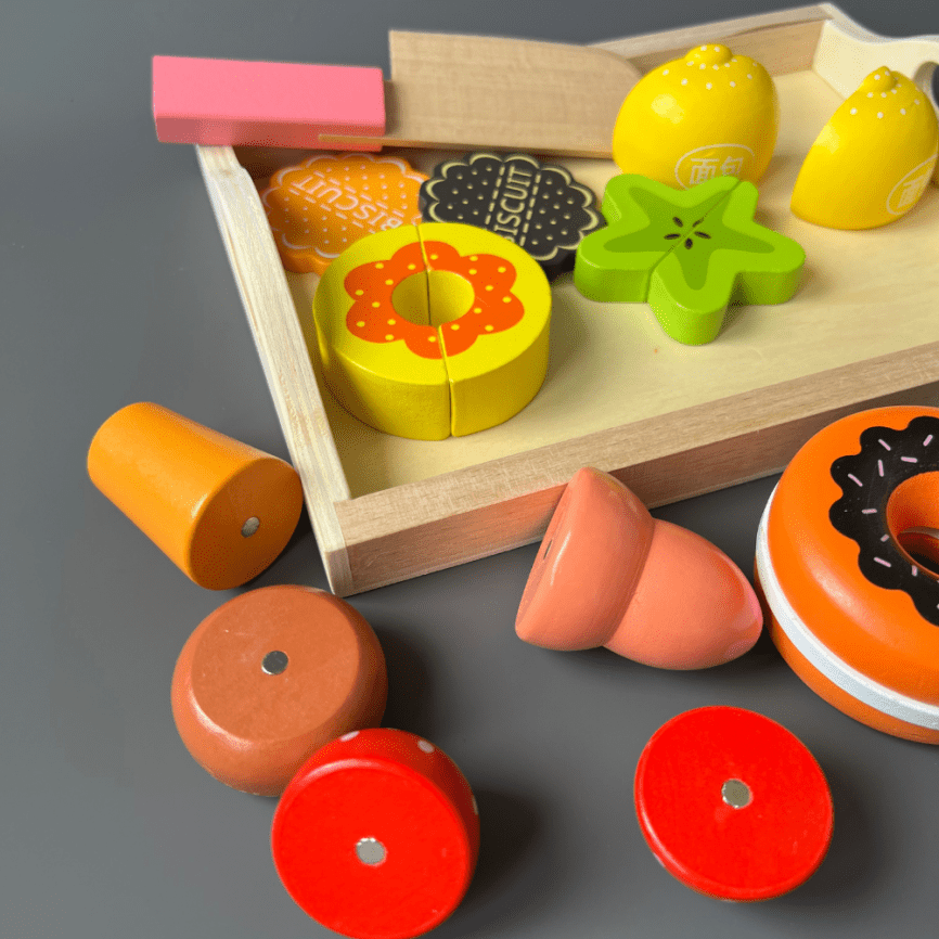 Деревянный игровой набор на магнитах «Поднос с Десертом» | 9 предметов. фото 2