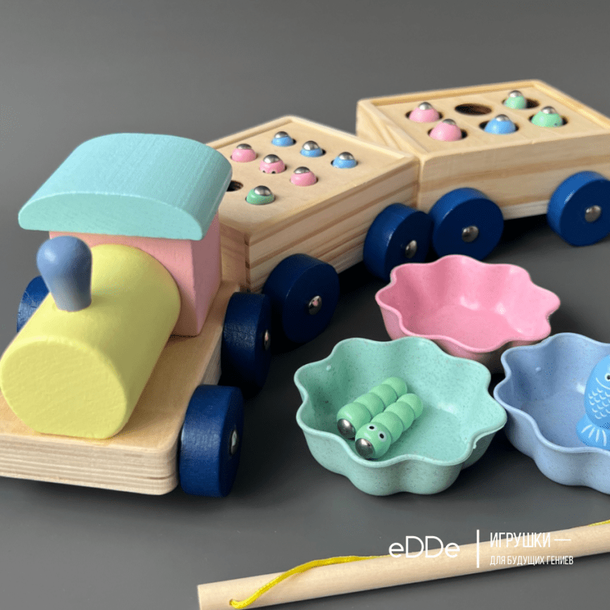 Развивающая деревянная игрушка для малышей «Паровозик с магнитными рыбалками и пиалами»  фото 1