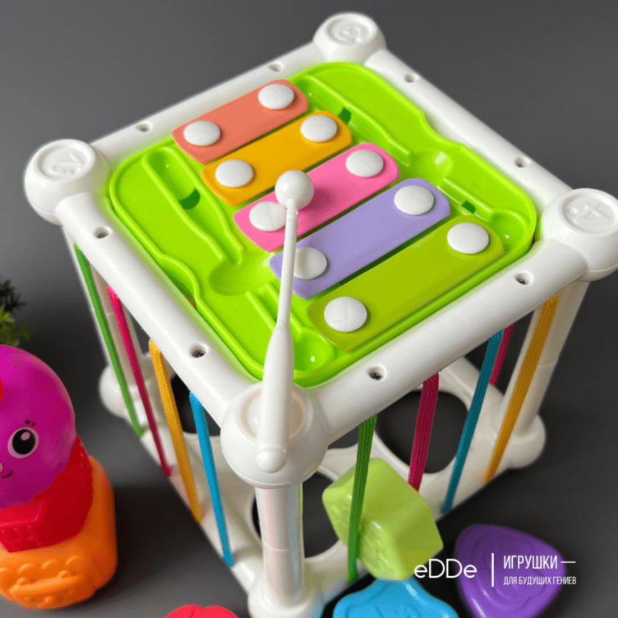 Многофункциональная развивающая игрушка для малышей «Сенсорный куб 6 в 1»  фото 3