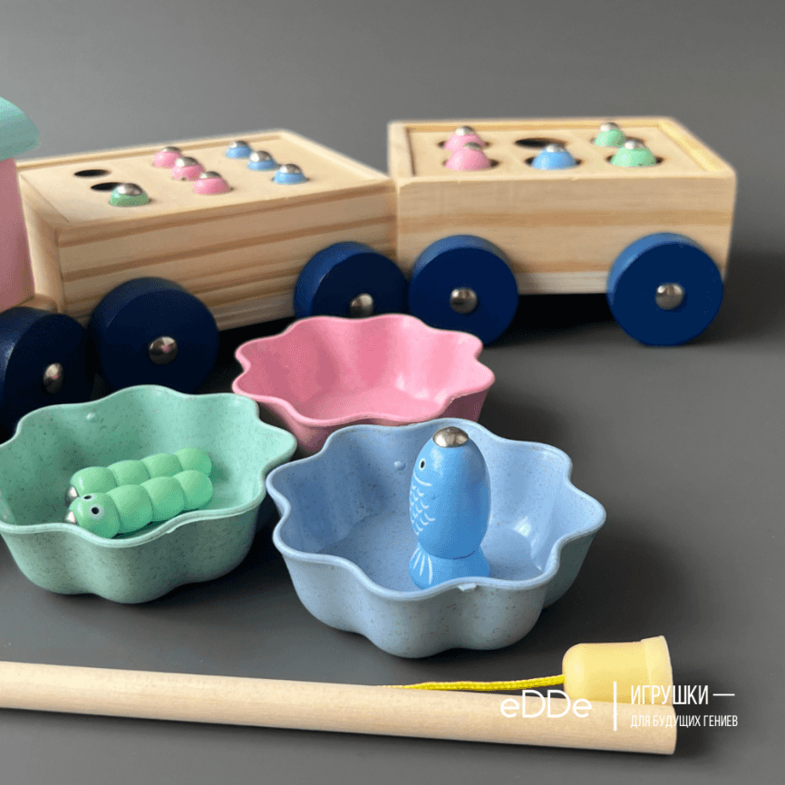 Развивающая деревянная игрушка для малышей «Паровозик с магнитными рыбалками и пиалами»  фото 3